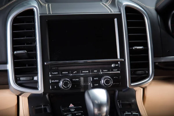 Los Detalles Del Panel Control Coche Lujo Con Interior Negro —  Fotos de Stock