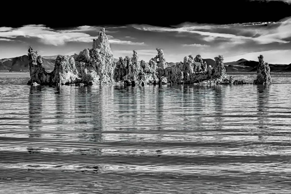 Grayscale Shot Tufa Towers Mono Lake Tufa State Natural Reserve — Stock Photo, Image