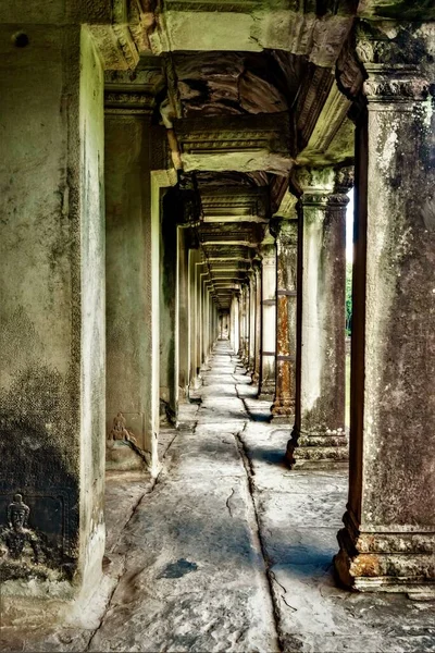 Vertical Shot Columns Historic Angkor Wat Temple Siem Reap Cambodia — Stock Photo, Image