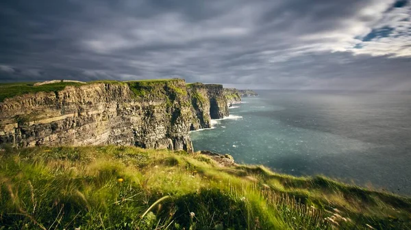 Ett Hisnande Landskap Utkanten Cliff Moher — Stockfoto