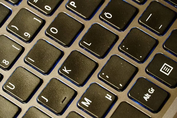 Fechamento Uma Chave Laptop Com Letras — Fotografia de Stock