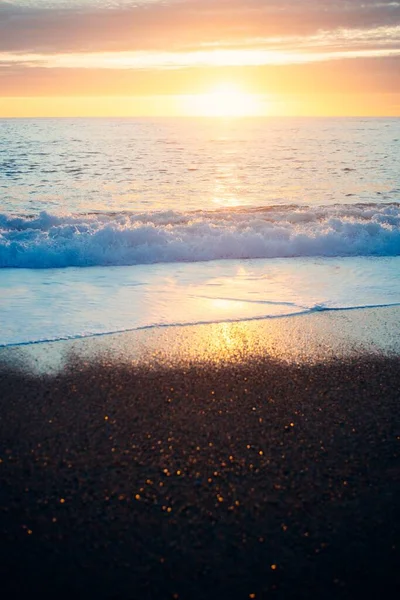 Красивый Пейзаж Заката Над Мирным Морем — стоковое фото