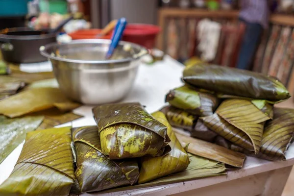 Selective Focus Shot Making Cassava Suman Banana Leaf — Stock Photo, Image