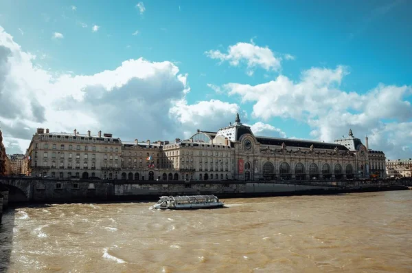 Paris Fransa Yakalanan Seine Nehri Ndeki Dorsay Müzesi Nin Güzel — Stok fotoğraf