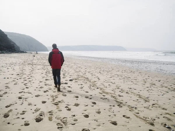 Lonely Male Red Jacket Walking Beach Enjoying Beautiful View Sea — Stock Photo, Image