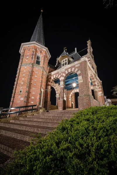 Hollanda Friesland Sneek Limanındaki Waterpoort Kapısı Nın Güzel Tuğla Binası — Stok fotoğraf