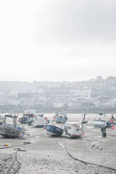 Fishing Boats Sitting Sand Low Tide Ives Cornwall — Stock Photo, Image