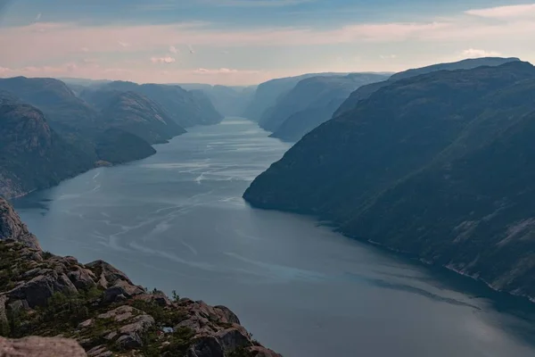 Una Toma Aérea Del Paisaje Del Preikestolen Cielo Azul —  Fotos de Stock