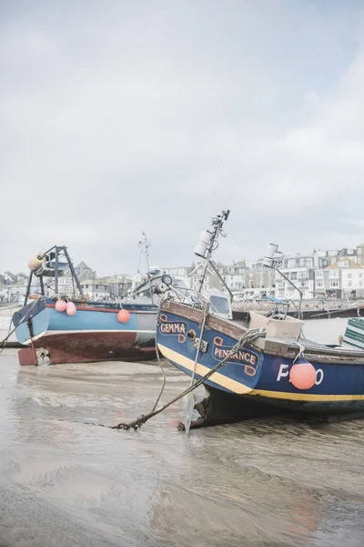 Fishing Boats Sitting Sand Low Tide Ives Cornwall — Stock Photo, Image