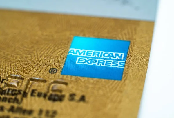 Munich Tyskland April 2020 Lukning Amex Kreditkort American Express Guldkort Royaltyfrie stock-billeder