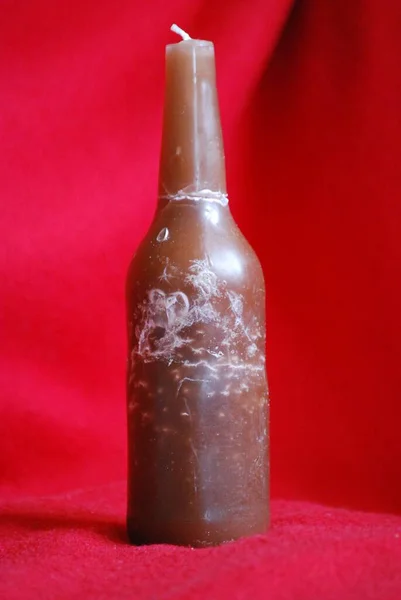 Una Foto Una Vela Forma Botella Hecha Mano Aislada Fondo — Foto de Stock