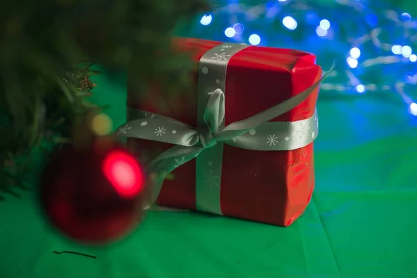 Dekoration Und Geschenk Unter Dem Weihnachtsbaum — Stockfoto