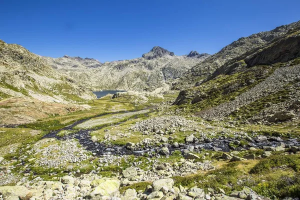 Een Prachtig Landschap Van Bergen Ibones Panticosa Aragonese Pyreneeën Spanje — Stockfoto