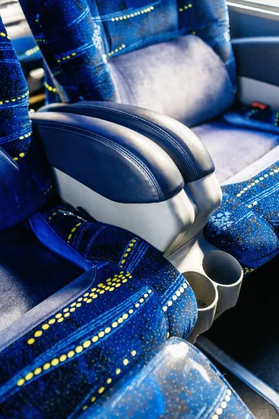 Modern Bir Uçağın Mavi Koltuklarının Dikey Çekimi — Stok fotoğraf