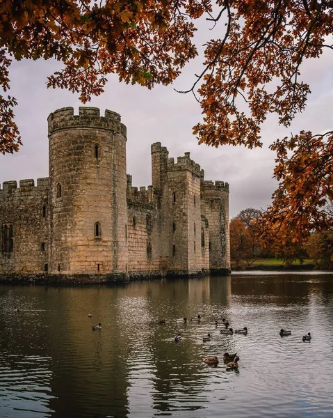 Het Betoverende Uitzicht Het Kasteel Bodiam Sussex Herfst — Stockfoto