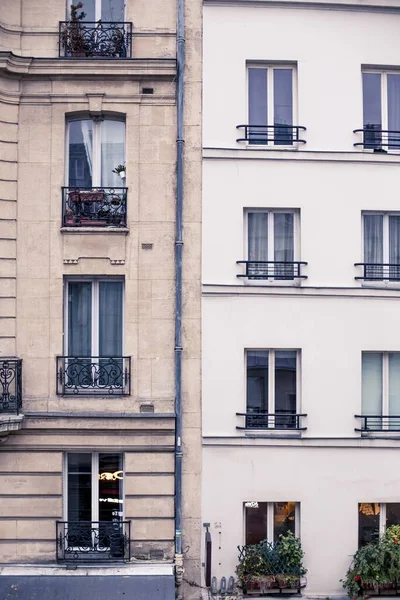 Tiro Vertical Dos Belos Edifícios Casas Capturadas Paris França — Fotografia de Stock