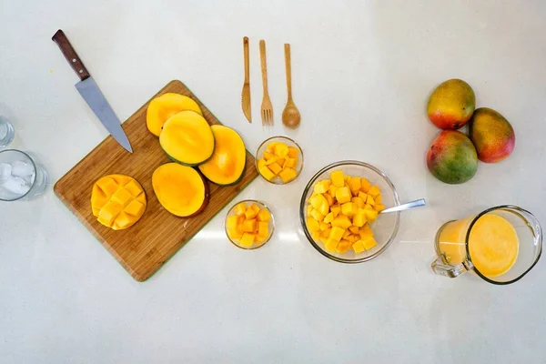 Sliced Mango Jug Fresh Mango Juice — Stock Photo, Image