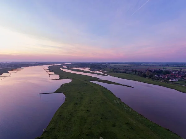 Hollanda Güzel Bir Günbatımı Sırasında Everdingen Köyü Ile Çevrili Lek — Stok fotoğraf