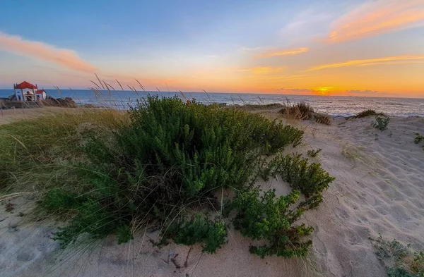 ポルトガルのポルトの美しい砂浜の夕日 — ストック写真