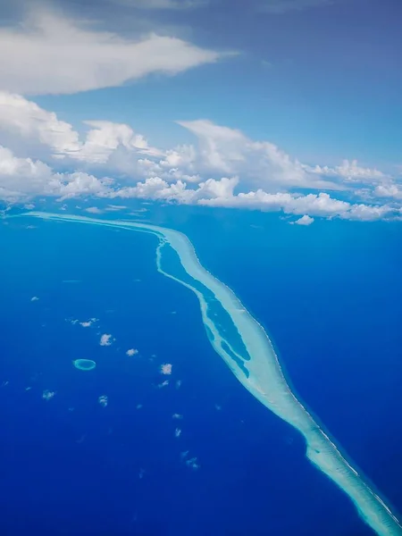 Uno Scatto Aereo Mozzafiato Isola Dell Atollo Baa Alle Maldive — Foto Stock