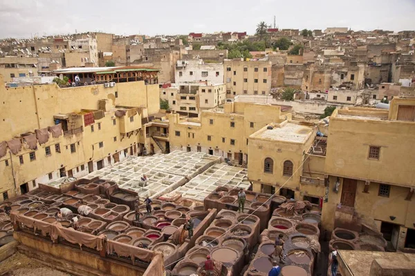 Fez Morocco Set 2018 Pessoas Que Trabalham Chouara Tannery Cidade — Fotografia de Stock