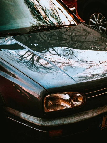 Closeup Vertical Shot Old Car Front Side — Stock Photo, Image