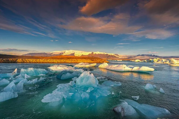 Высокий Угол Обзора Ледников Море Оранжевым Голубым Небом Закате — стоковое фото