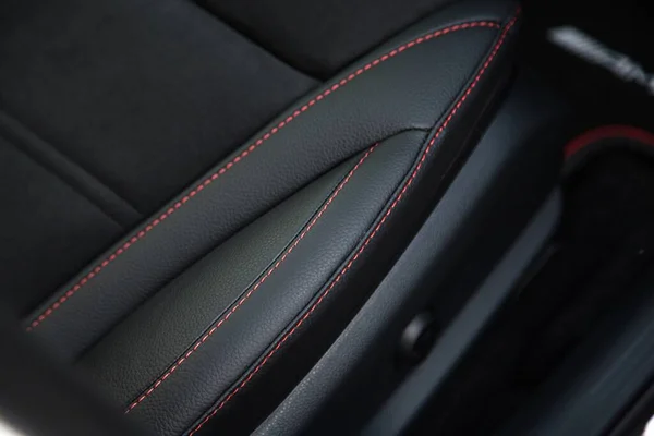 Das Schwarze Lederinterieur Eines Modernen Luxusautos — Stockfoto