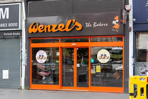 Harrow United Kingdom May 2020 Store Front Closed Wenzel Bakery — стокове фото