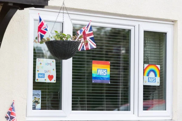 Harrow Vereinigtes Königreich Mai 2020 Kinderzeichnungen Hausfenster Mit Positiven Botschaften — Stockfoto