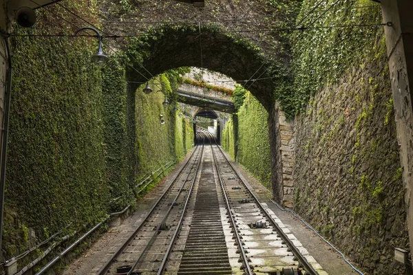 Funicular Steep Hill Mossy Tunnel — Stock Photo, Image