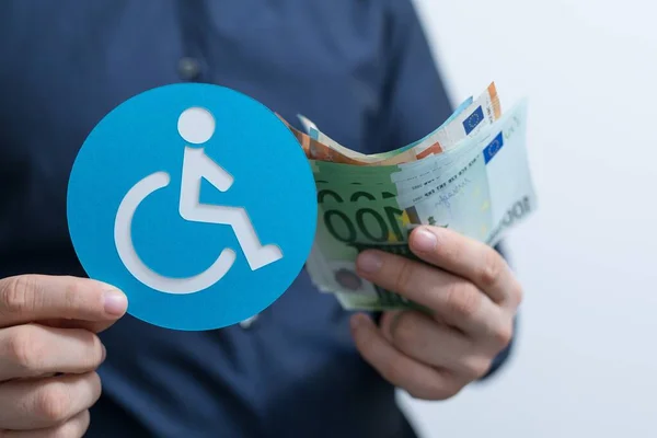 Engelli Avroluk Banknotları Elinde Kağıt Olan Bir Adamın Işareti — Stok fotoğraf