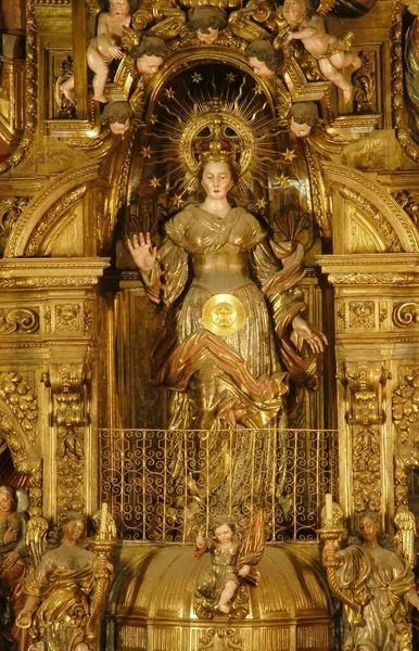 Kadaques Hiszpania Lutego 2006 Szczegóły Barokowego Ołtarza Cadaqus 1729 Złocone — Zdjęcie stockowe