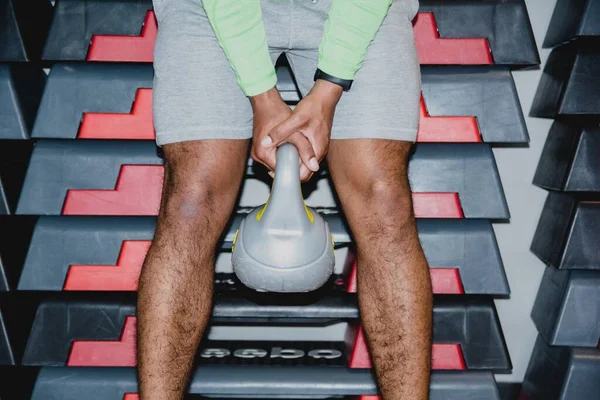 Gros Plan Des Jambes Athlète Masculin Alors Fait Exercice Avec — Photo