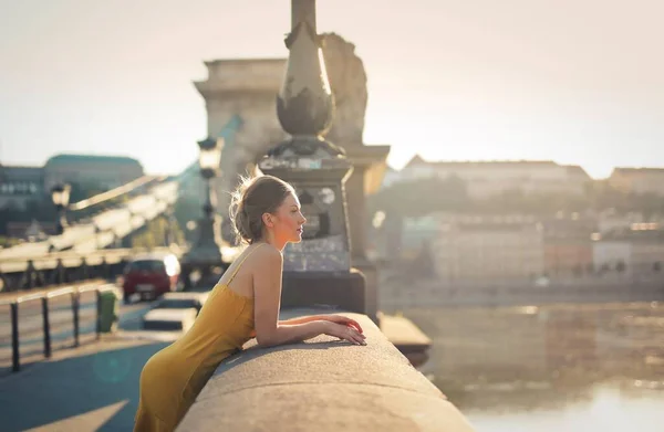 Young Female Yellow Dress Standing Szechenyi Chain Bridge Sunlight Hungary — Stock Photo, Image