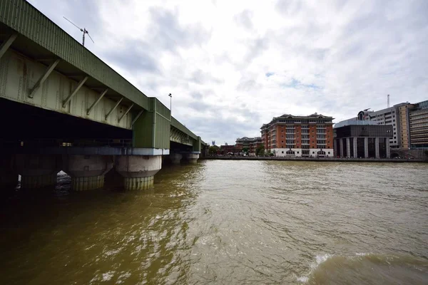 London Vereinigtes Königreich Juli 2016 London Überbrückt Den Fluss Einem — Stockfoto