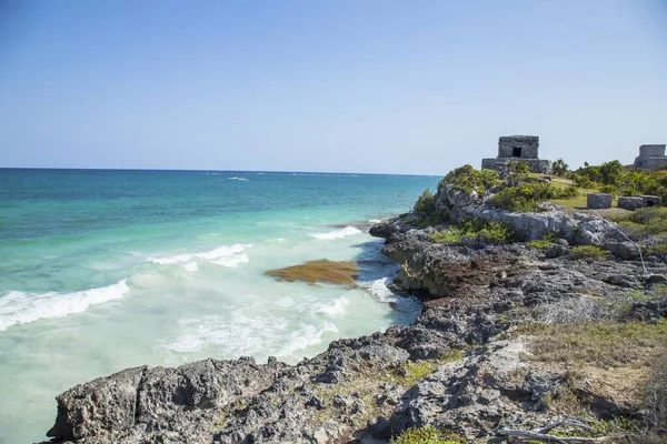 Zona Mexico Daki Tulum Kıyısındaki Tapınakların Güzel Bir Görüntüsü — Stok fotoğraf