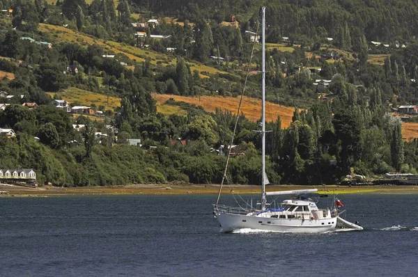Veleros Navegando Por Fiordo Isla Chiloe — Stockfoto