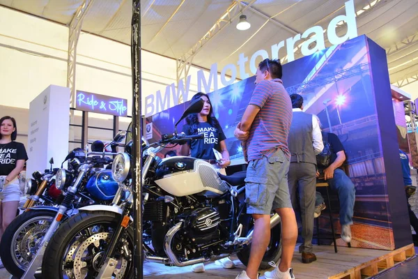 Мотокиоск BMW Motorrad на Филиппинской выставке Moto Heritage Weeken — стоковое фото