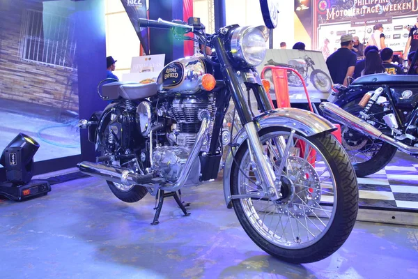 Royal Enfield Classic 500 motocicleta em Philippine Moto Heritage — Fotografia de Stock