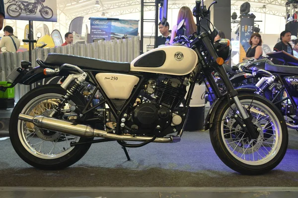 Bristol Classic 400i motocicleta na Philippine Moto Heritage Week — Fotografia de Stock
