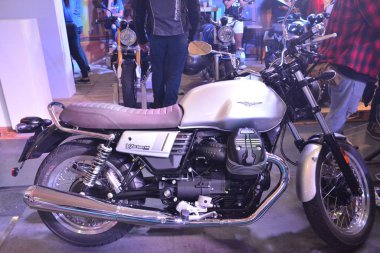 Moto Guzzi V7 motosikleti Filipin Moto Mirası Hafta Sonu