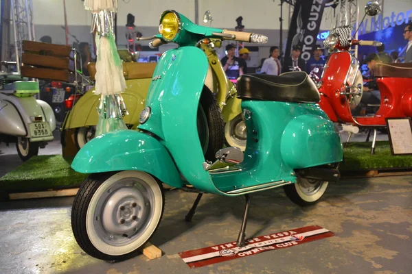 Motocicleta Vespa Vintage en Philippine Moto Heritage Weekend — Foto de Stock