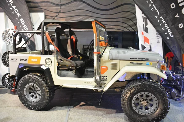 Toyota Land Cruiser op Manilla Auto Salon — Stockfoto