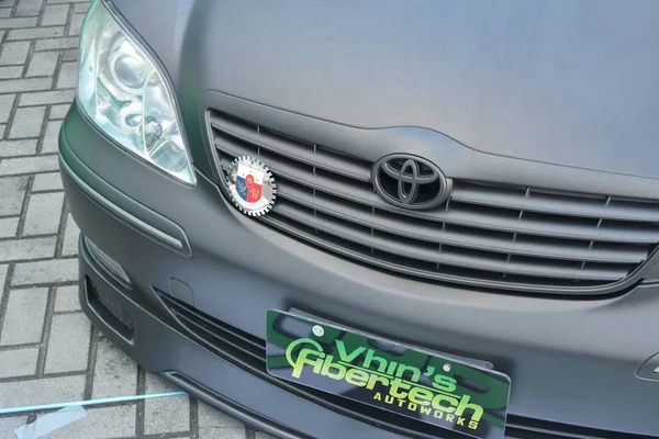 Toyota Camry στο Bumper να Bumper 15 αυτοκίνητο δείχνουν — Φωτογραφία Αρχείου