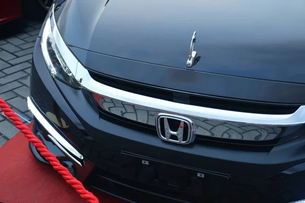 Honda Civic στο Bumper να Bumper 15 αυτοκίνητο δείχνουν — Φωτογραφία Αρχείου