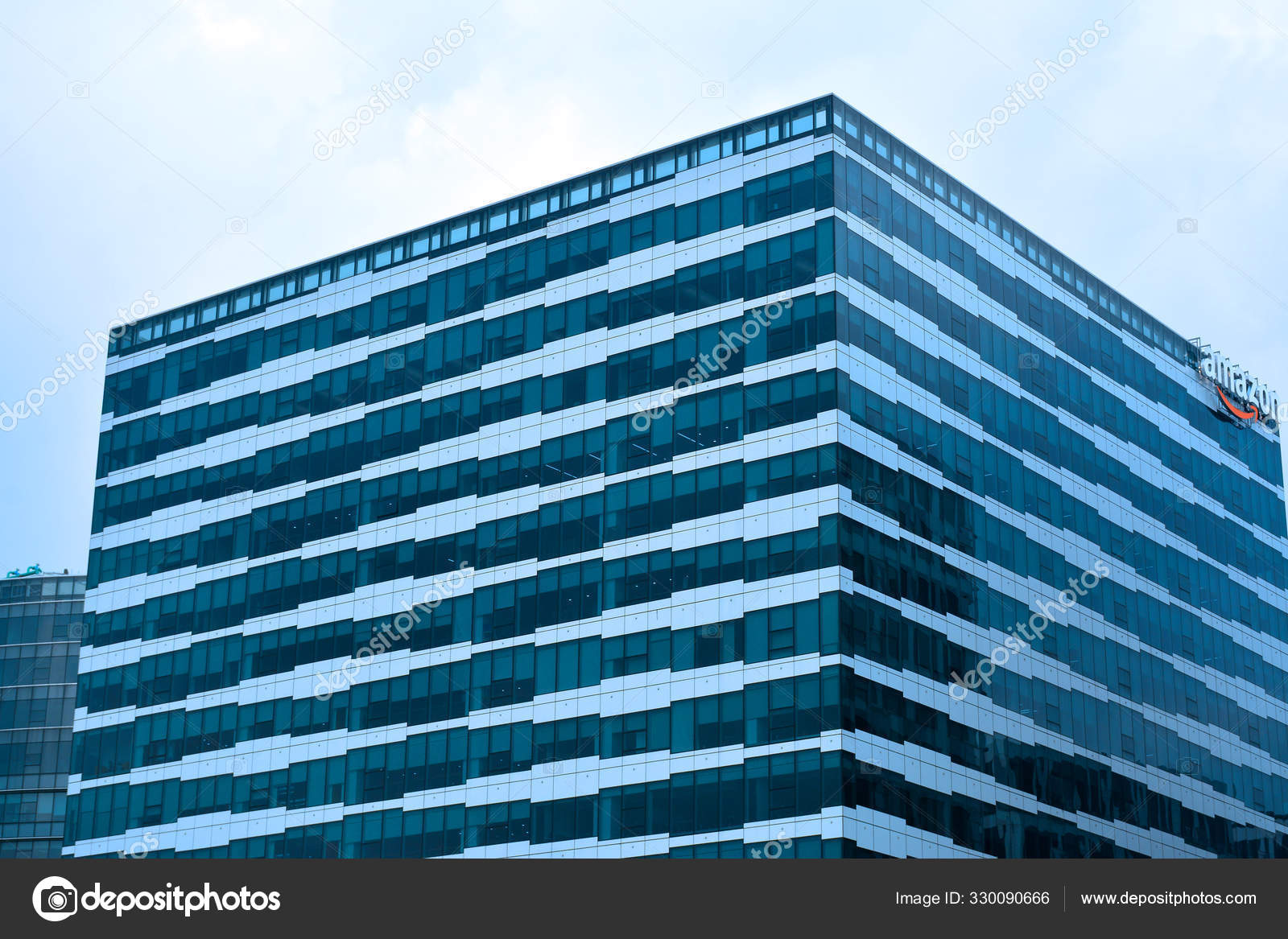 Amazon Building Facade Stock Editorial Photo C Imwaltersy