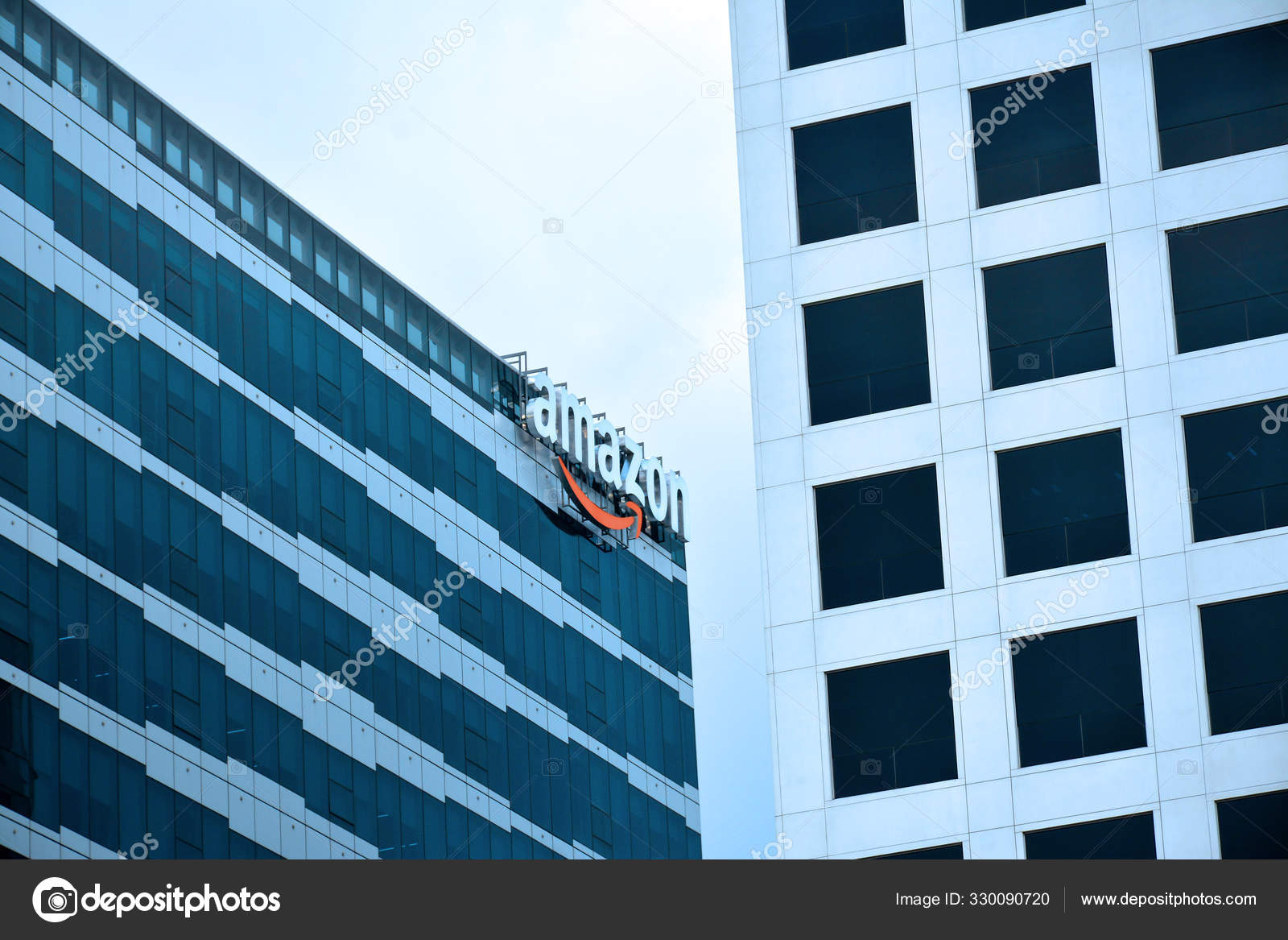 Amazon Building Facade Stock Editorial Photo C Imwaltersy