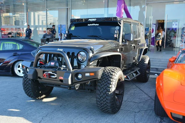 Jeep Wrangler at Love, Cars, Babes 6 car show — Stock Photo, Image