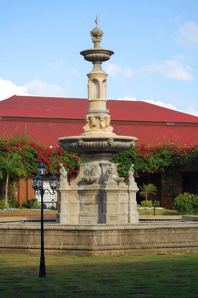 Víz szökőkút design Fort Ilocandia Resort Ilocos Norte, — Stock Fotó